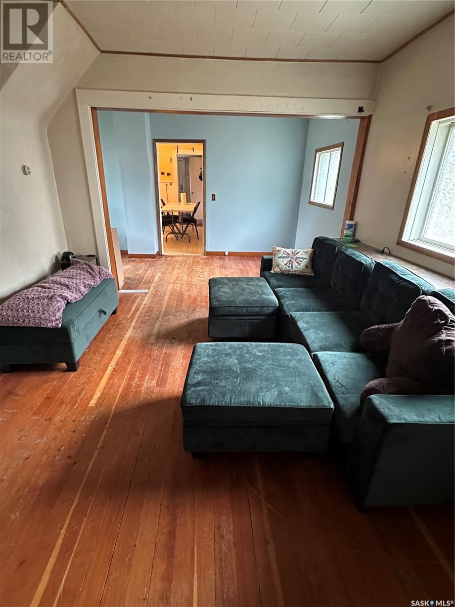 3360 Rutland Avenue, Gull Lake, SK - Indoor Photo Showing Living Room