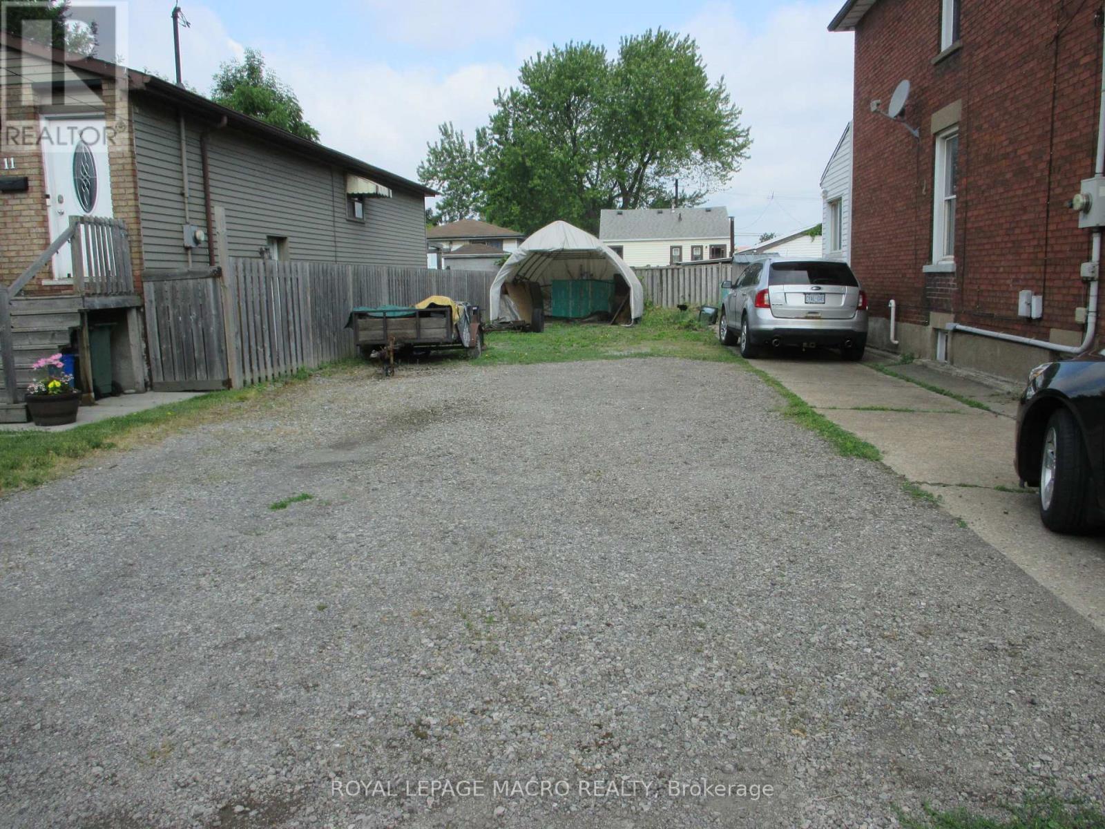 15 Bayfield Avenue, Hamilton, ON