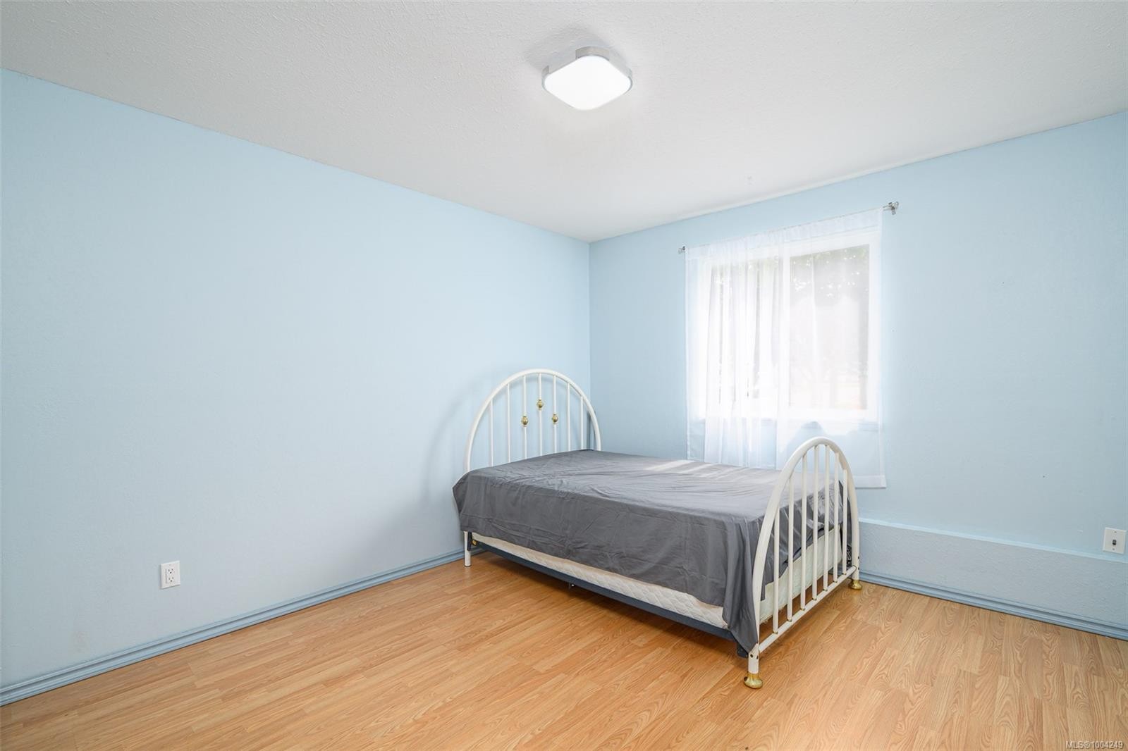 107-611 Macmillan Dr, Sayward, BC - Indoor Photo Showing Bedroom