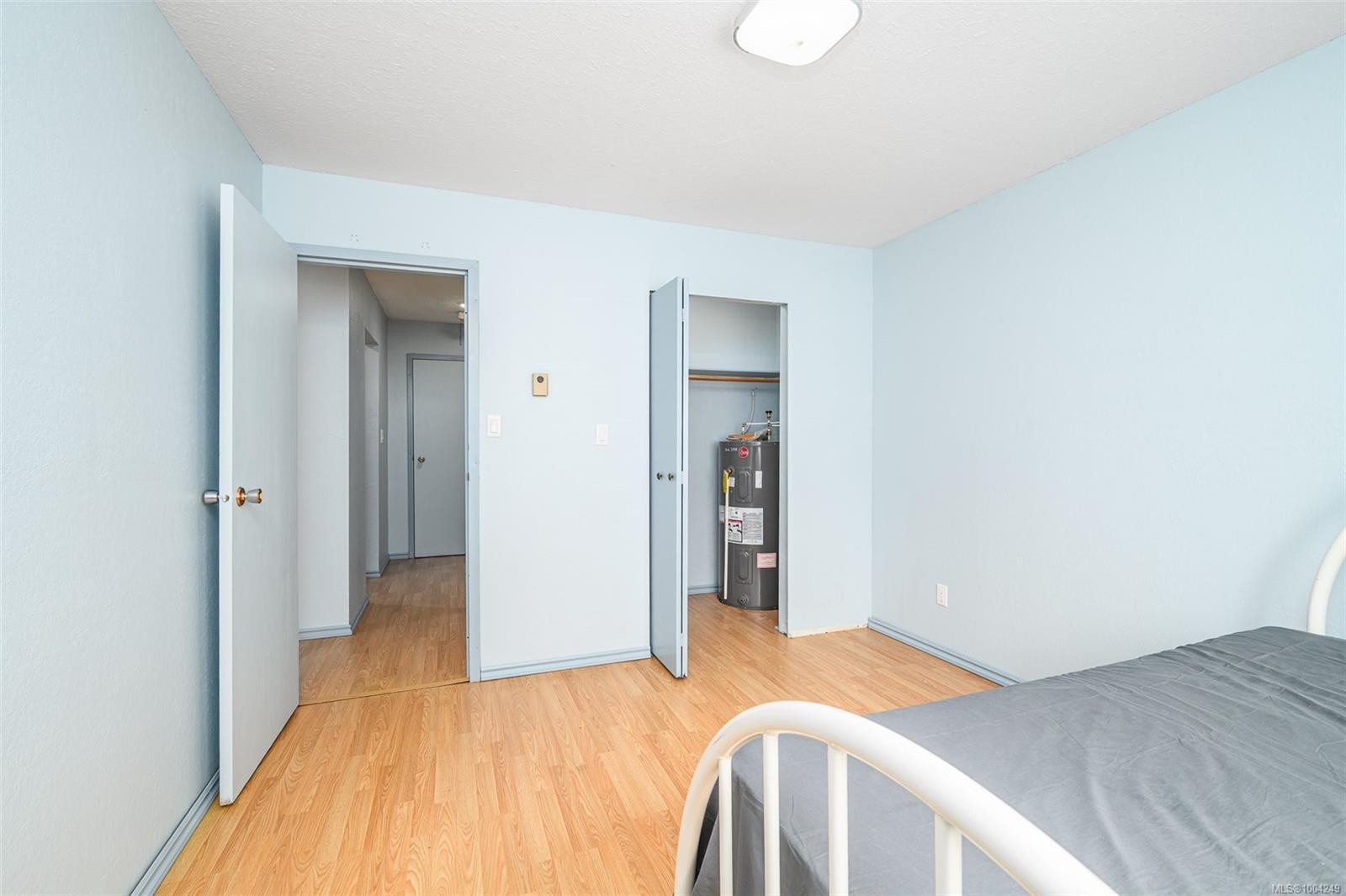 107-611 Macmillan Dr, Sayward, BC - Indoor Photo Showing Bedroom