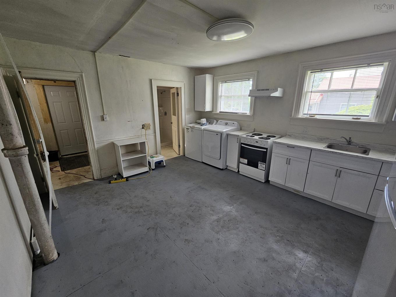 15 Mcdougal Street, Springhill, NS