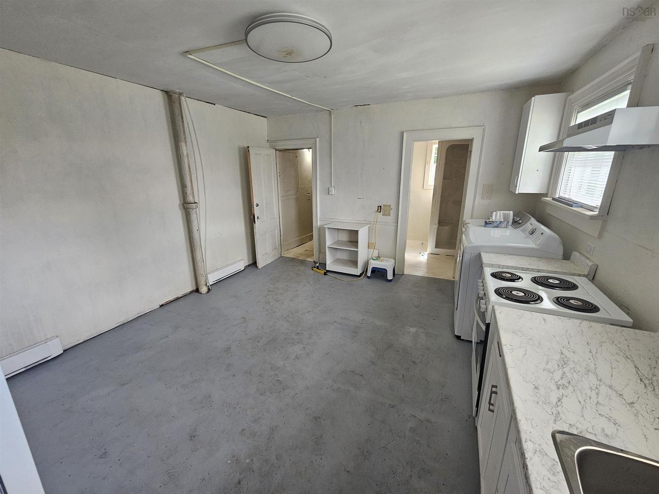 15 Mcdougal Street, Springhill, NS