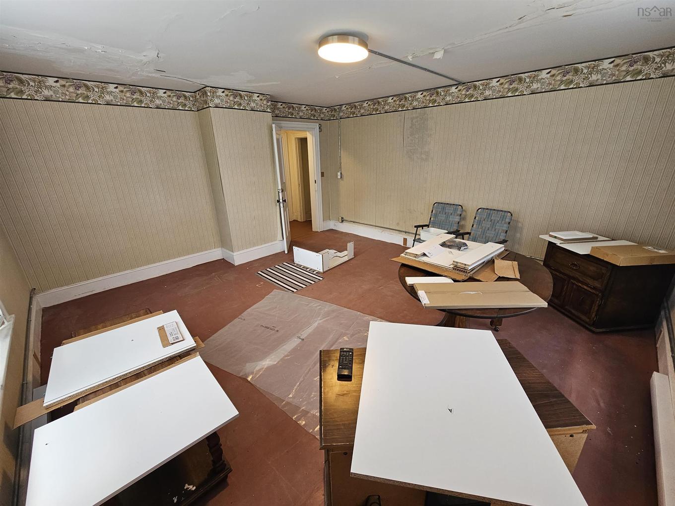 15 Mcdougal Street, Springhill, NS