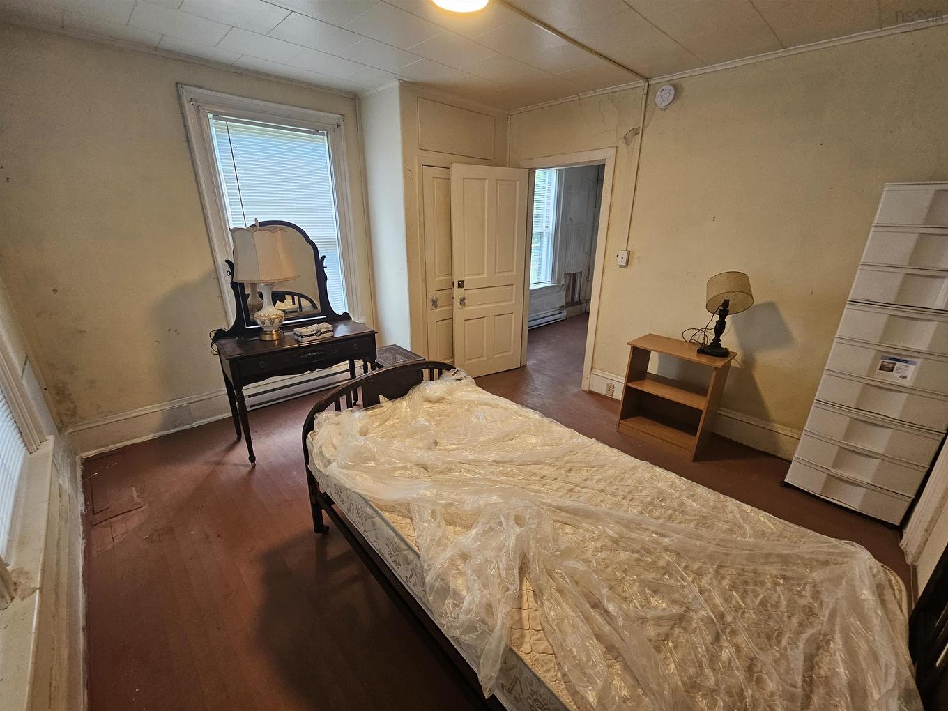 15 Mcdougal Street, Springhill, NS