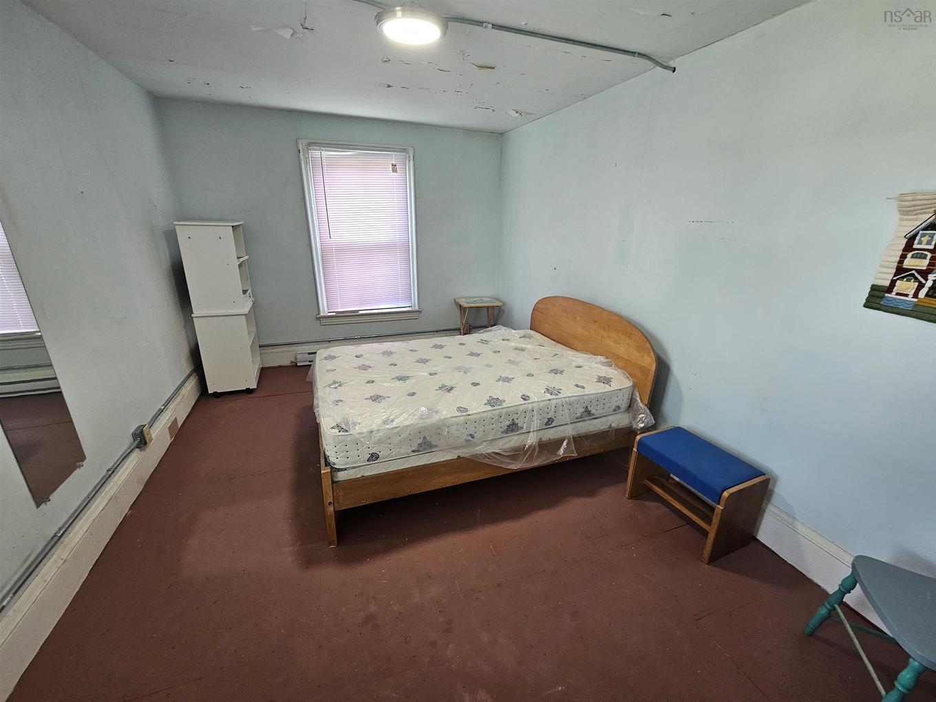 15 Mcdougal Street, Springhill, NS