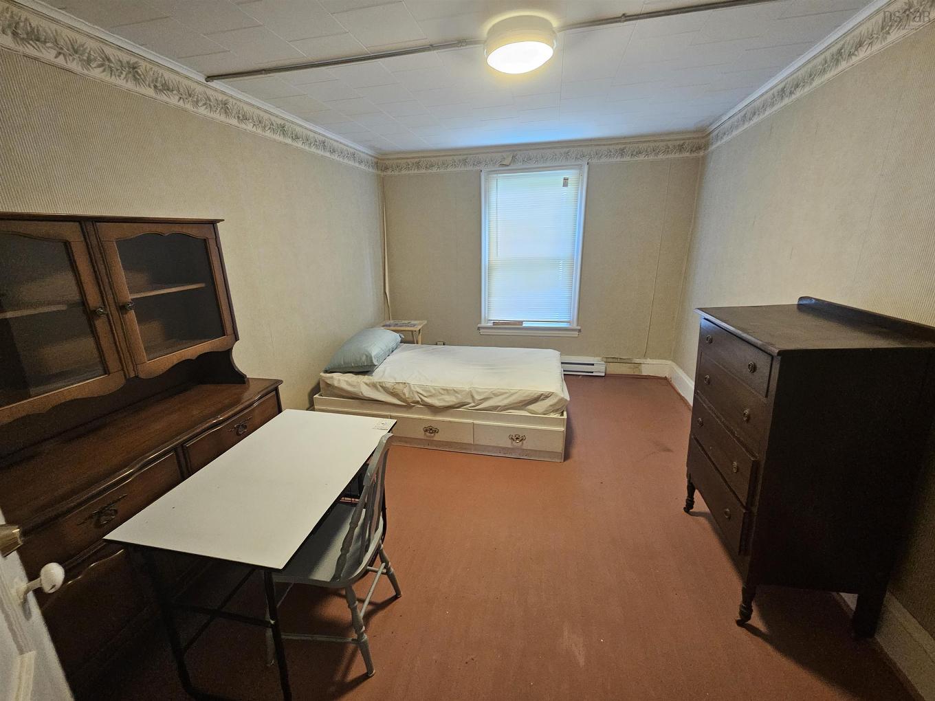 15 Mcdougal Street, Springhill, NS