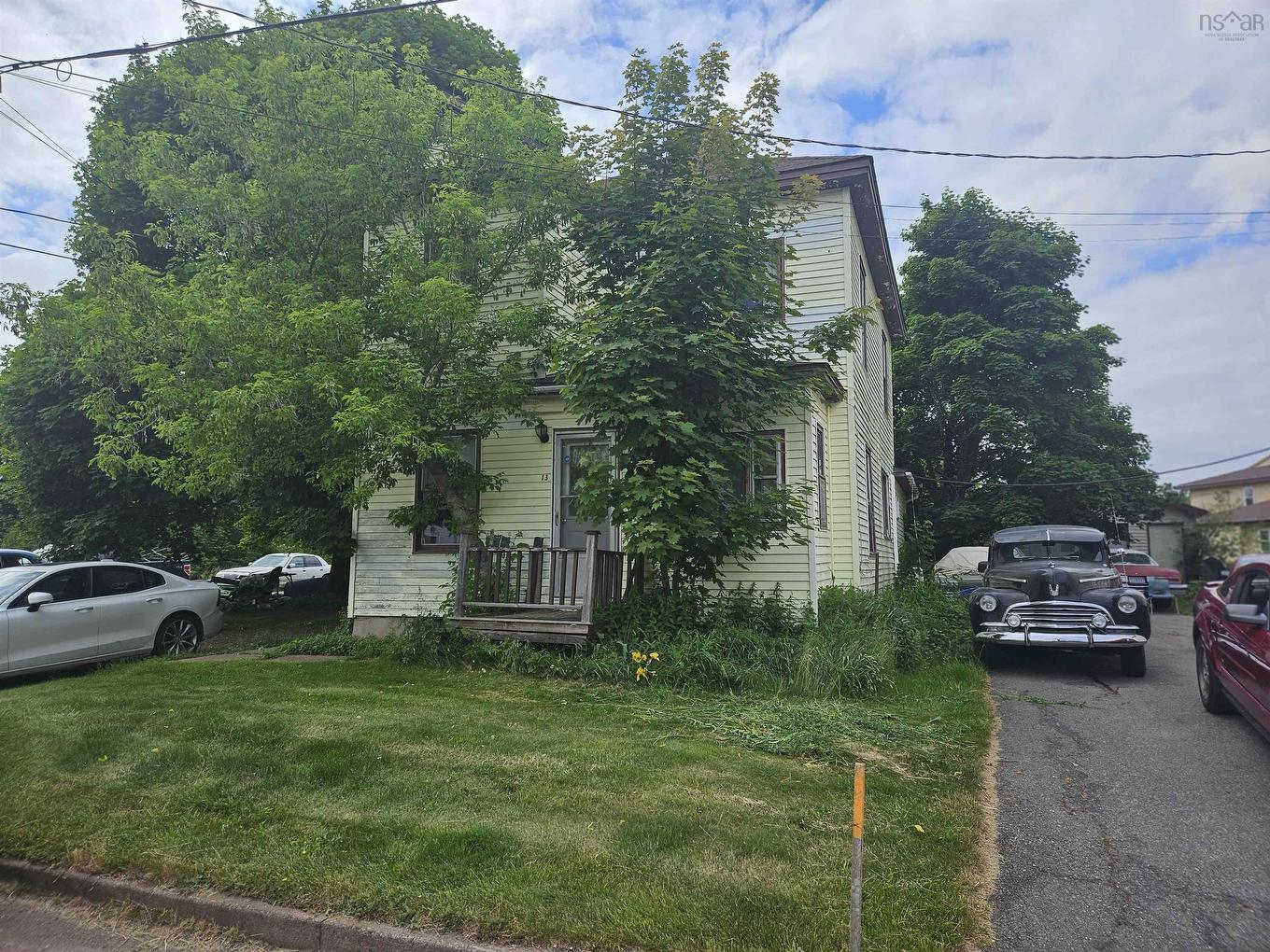 13 Dundonald Street, Amherst, NS