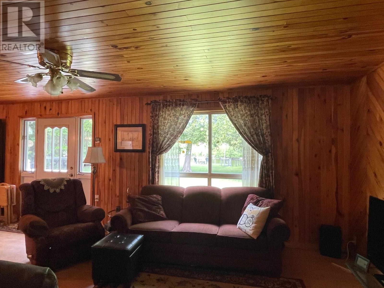 98 Whispering Pines, Batchewana, ON - Indoor Photo Showing Living Room