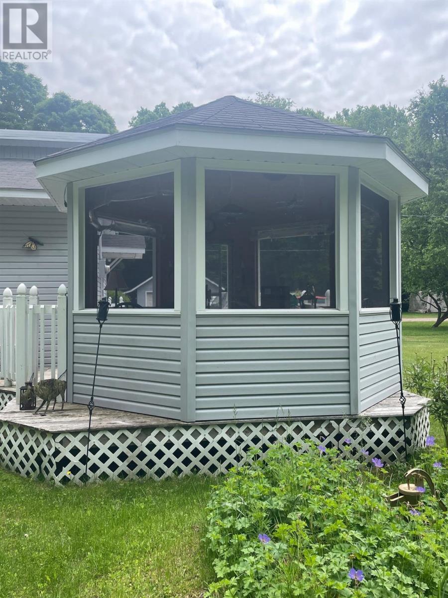 98 Whispering Pines, Batchewana, ON - Outdoor