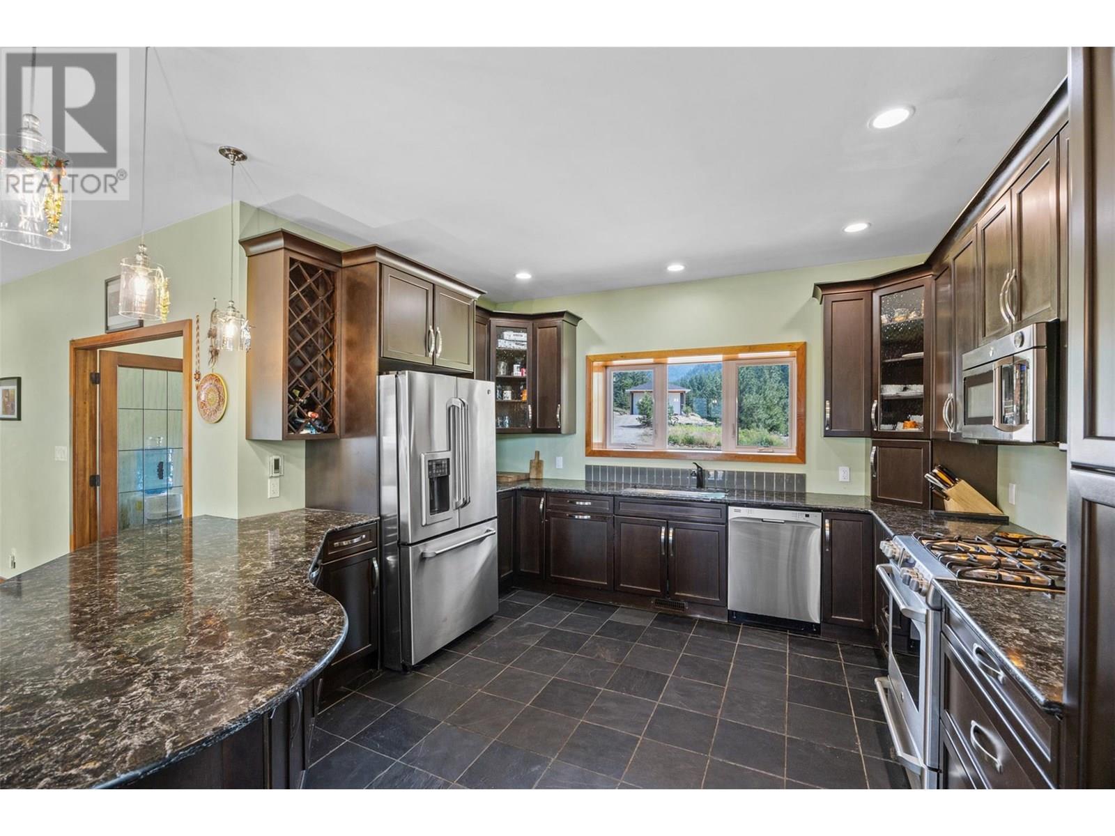 Kitchen - 365 Riverwind Drive, Chase, BC - Indoor Photo Showing Kitchen With Stainless Steel Kitchen