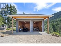 Detached garage -