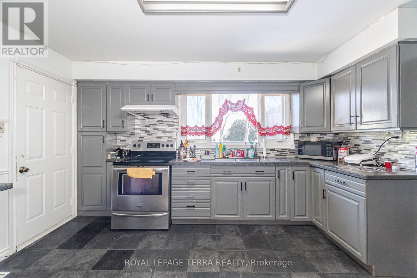 14457 Bramalea Road, Caledon, ON - Indoor Photo Showing Kitchen