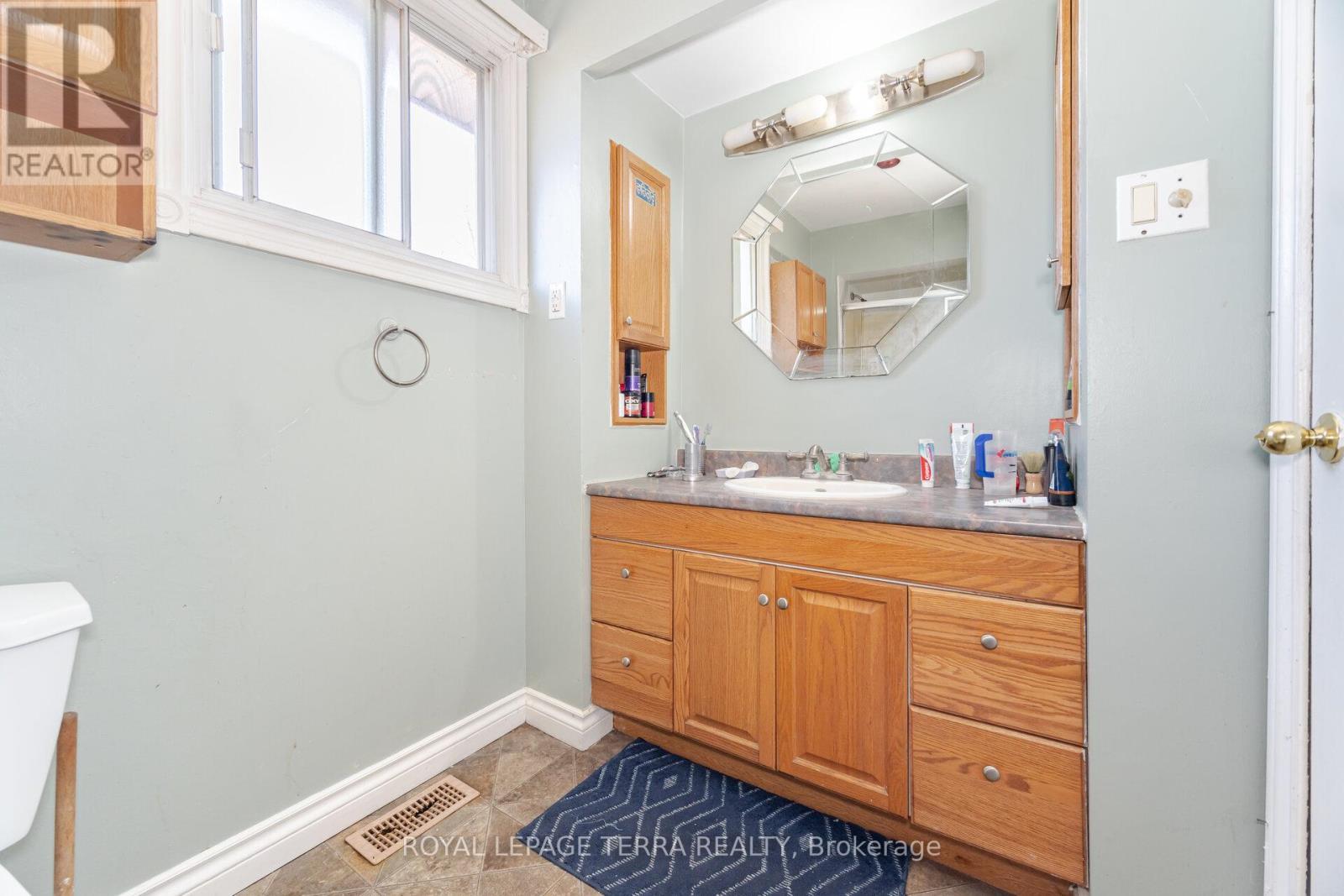 14457 Bramalea Road, Caledon, ON - Indoor Photo Showing Bathroom
