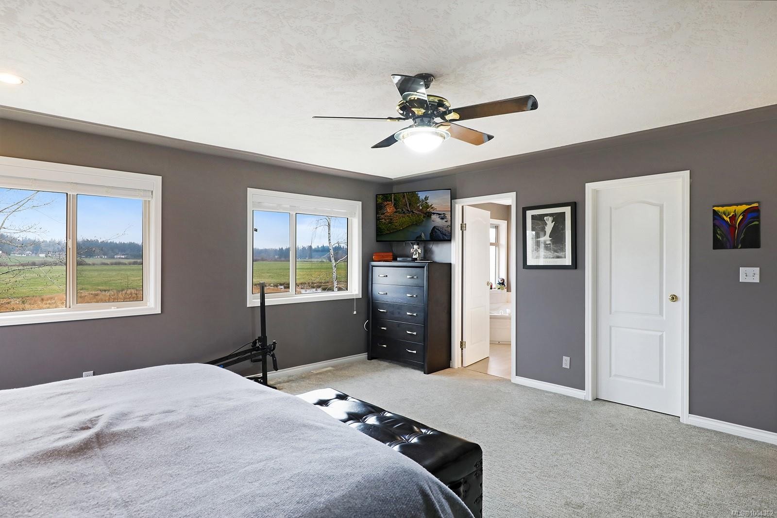 1675 Chester Pl, Comox, BC