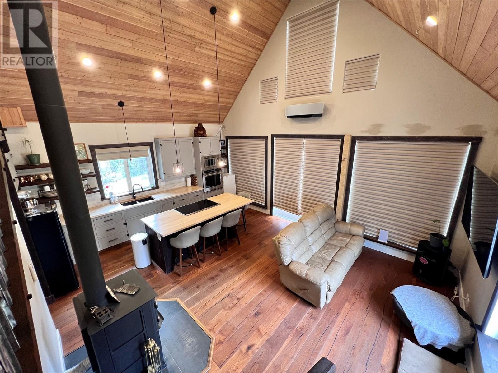 3655 Mclean Creek Road, Okanagan Falls, BC - Indoor