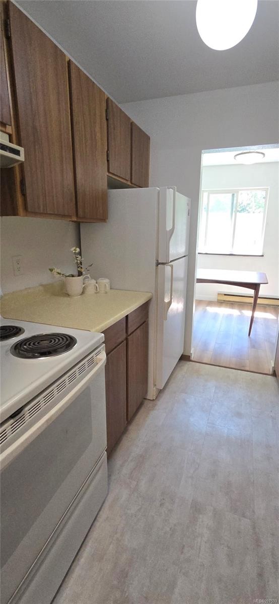 312-611 Macmillan Dr, Sayward, BC - Indoor Photo Showing Kitchen