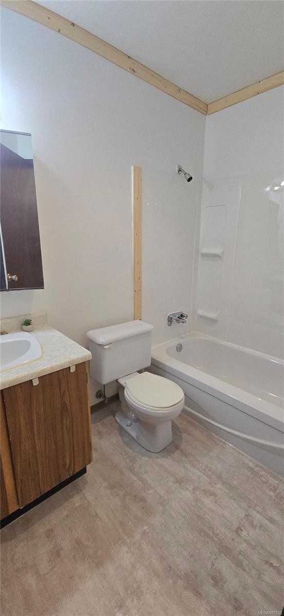 312-611 Macmillan Dr, Sayward, BC - Indoor Photo Showing Bathroom