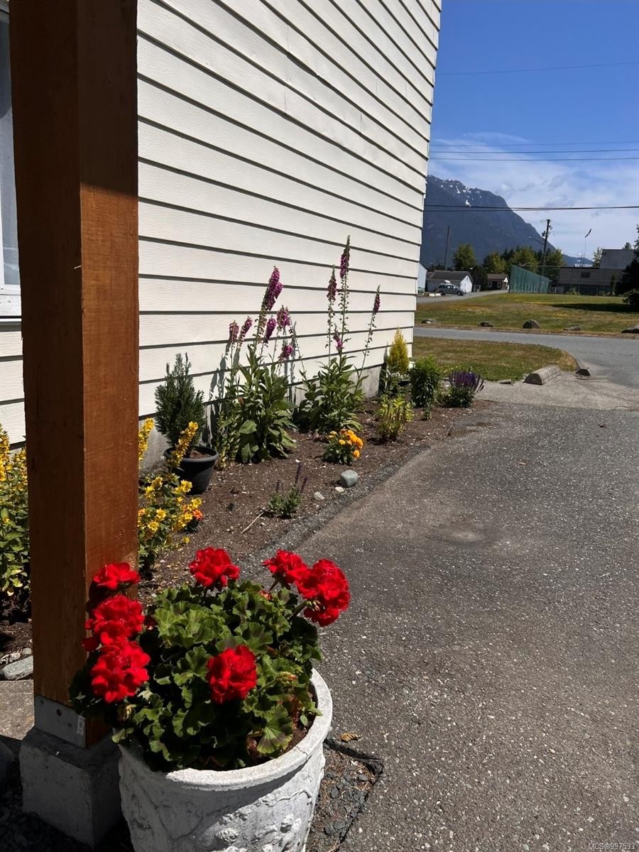 312-611 Macmillan Dr, Sayward, BC - Outdoor