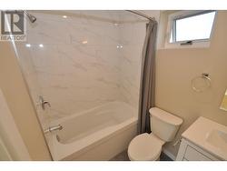 Front unit top bathroom -