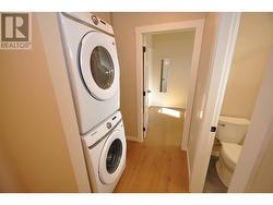 Front unit laundry -