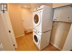 Front unit laundry -