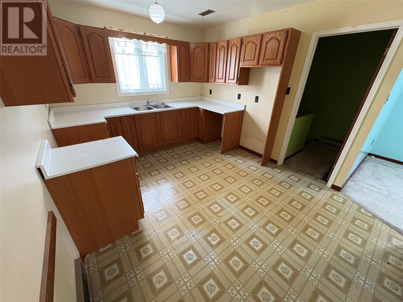 11 Commonwealth Drive, Botwood, NL