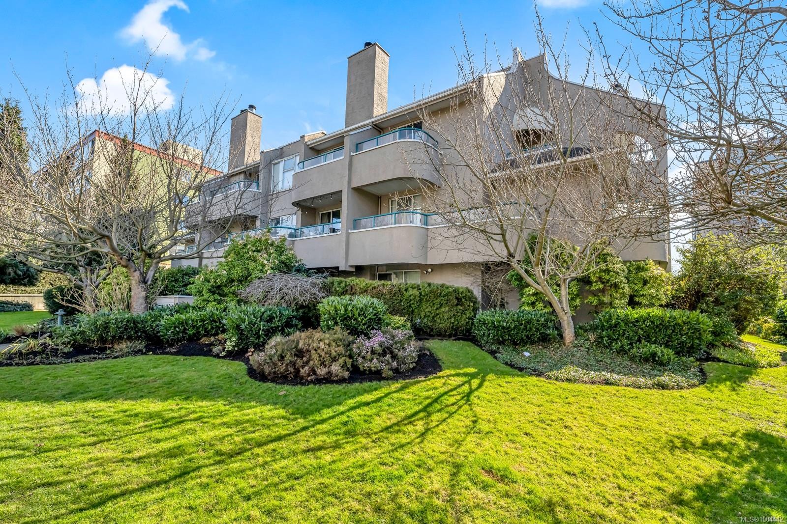 206-1223 Johnson St, Victoria, BC - Outdoor