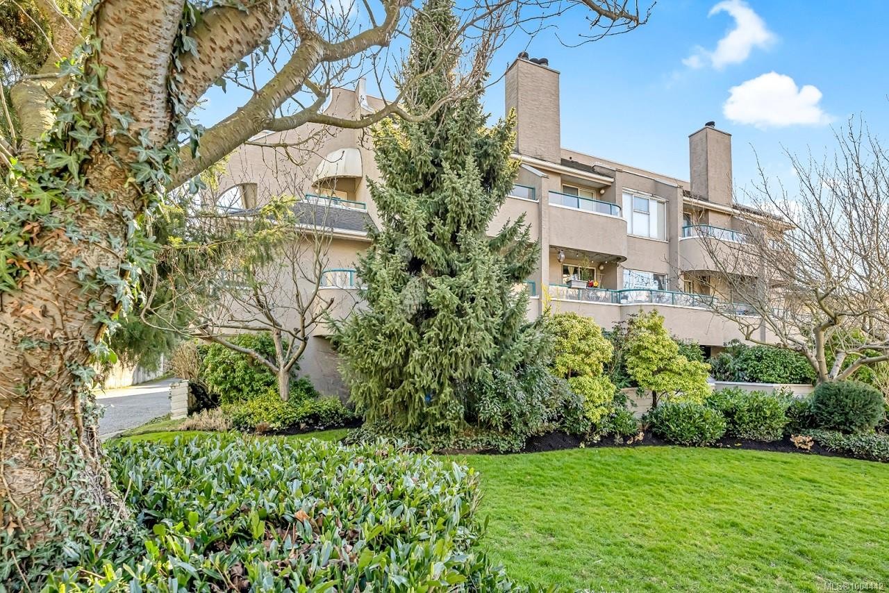 206-1223 Johnson St, Victoria, BC - Outdoor
