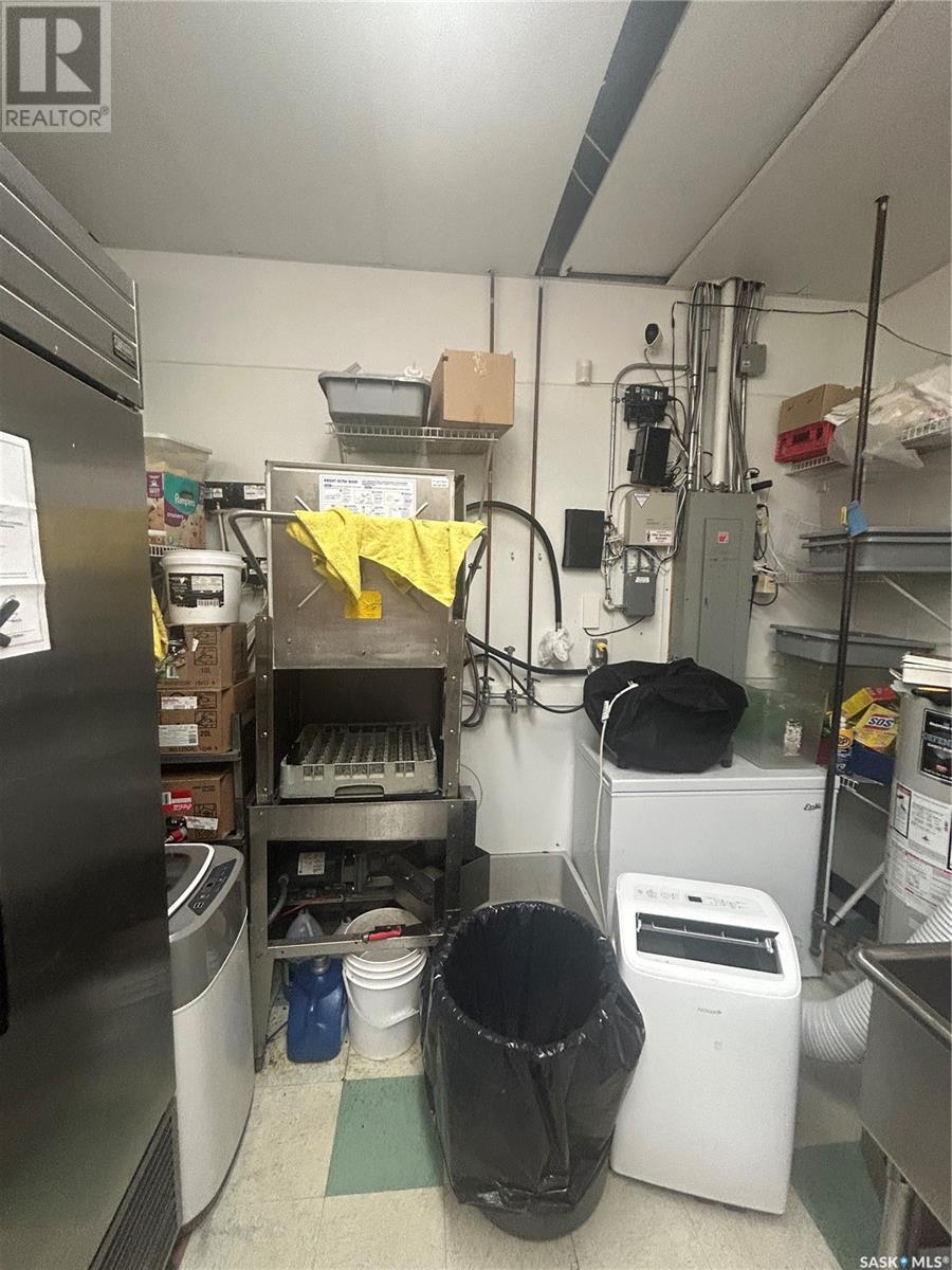 708 Main Street N, Moose Jaw, SK