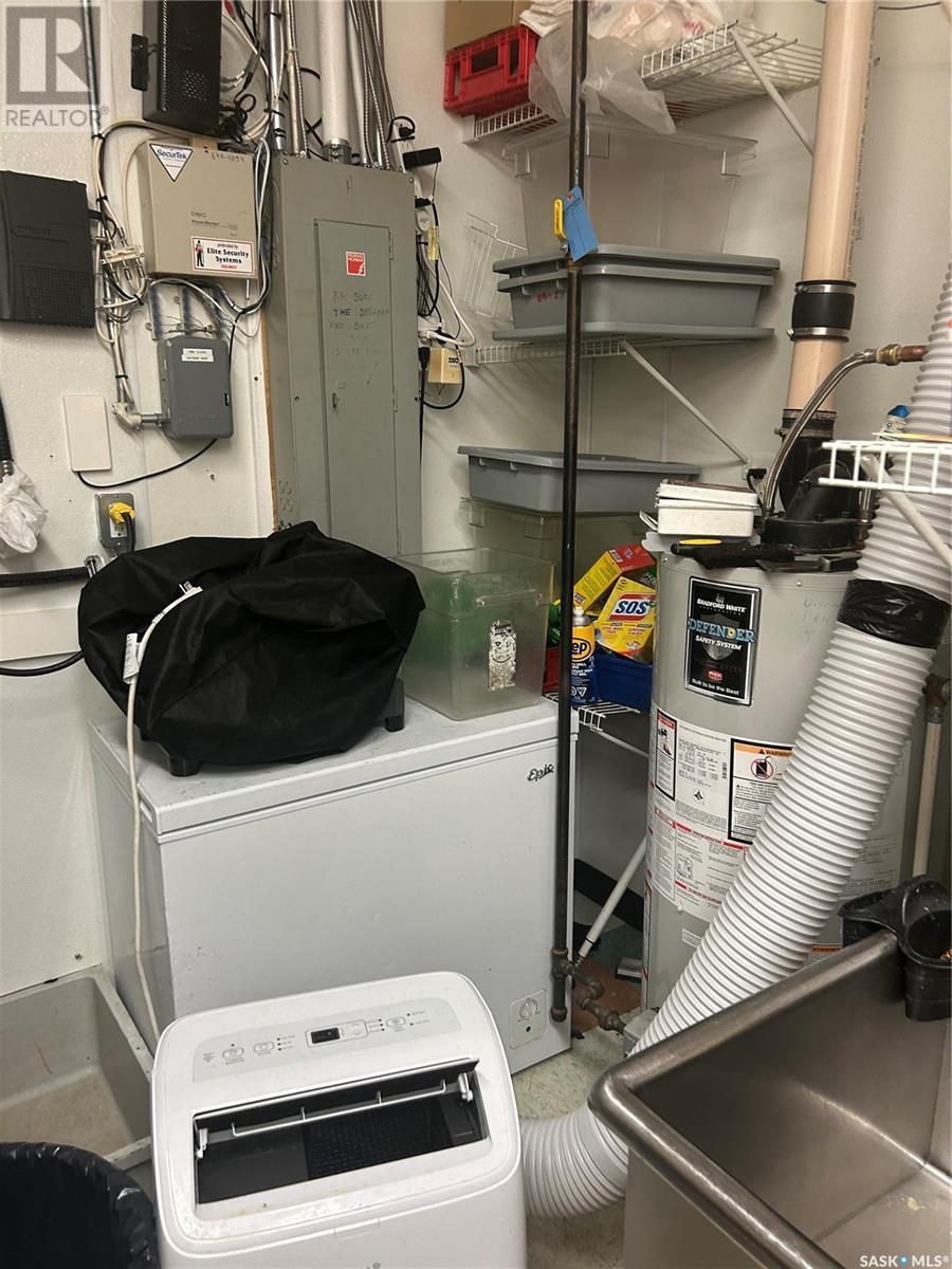 708 Main Street N, Moose Jaw, SK