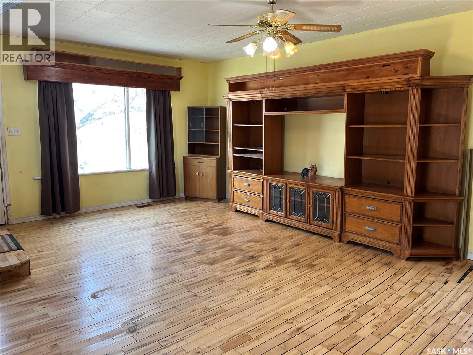 317 Moore Street, Foam Lake, SK - Indoor