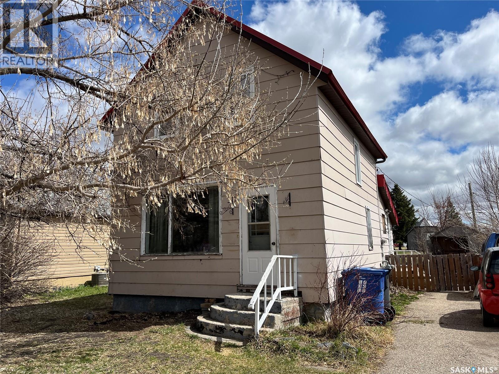 317 Moore Street, Foam Lake, SK - Outdoor