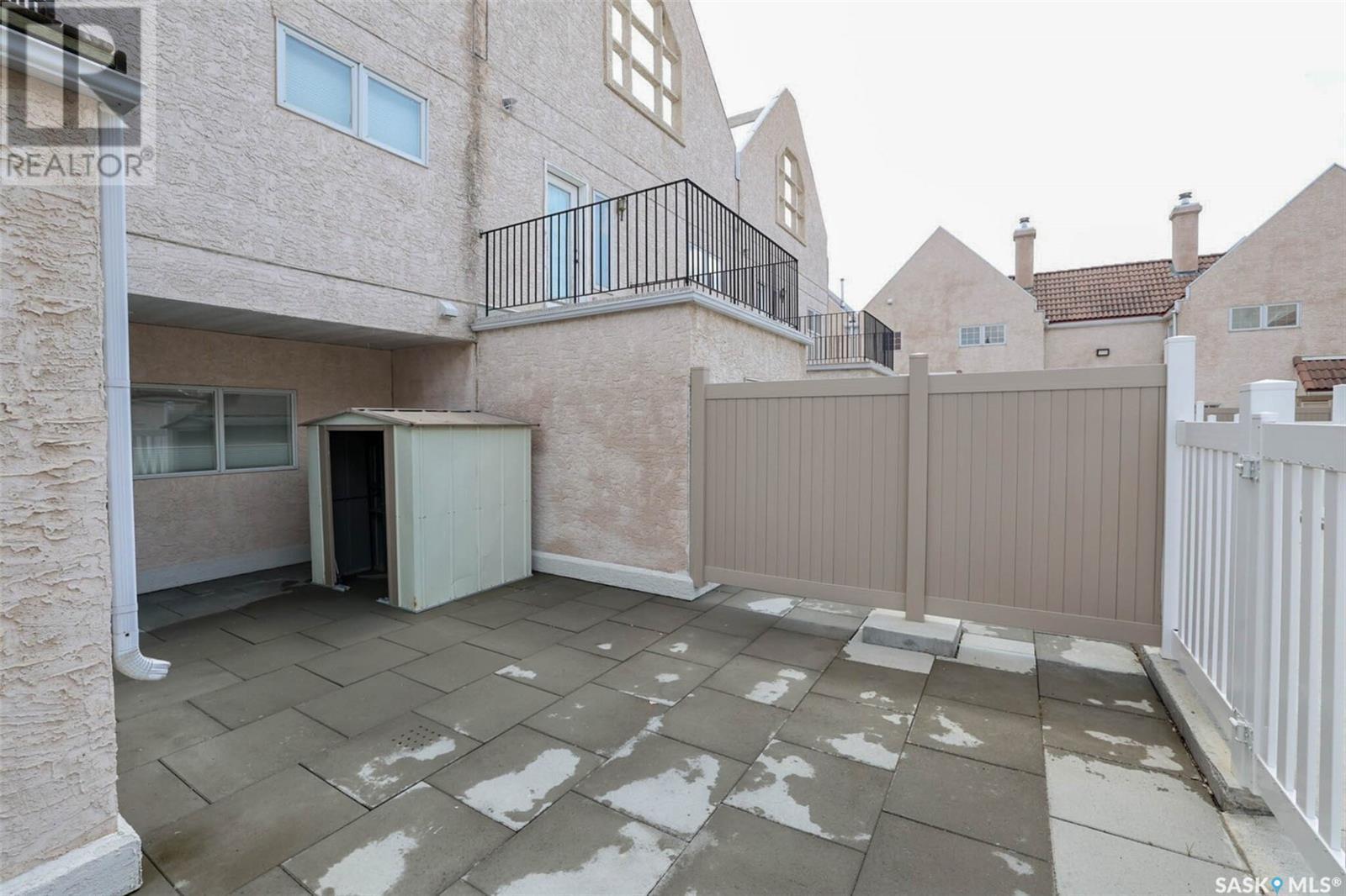 25 2338 Assiniboine Avenue E, Regina, SK - Outdoor With Exterior