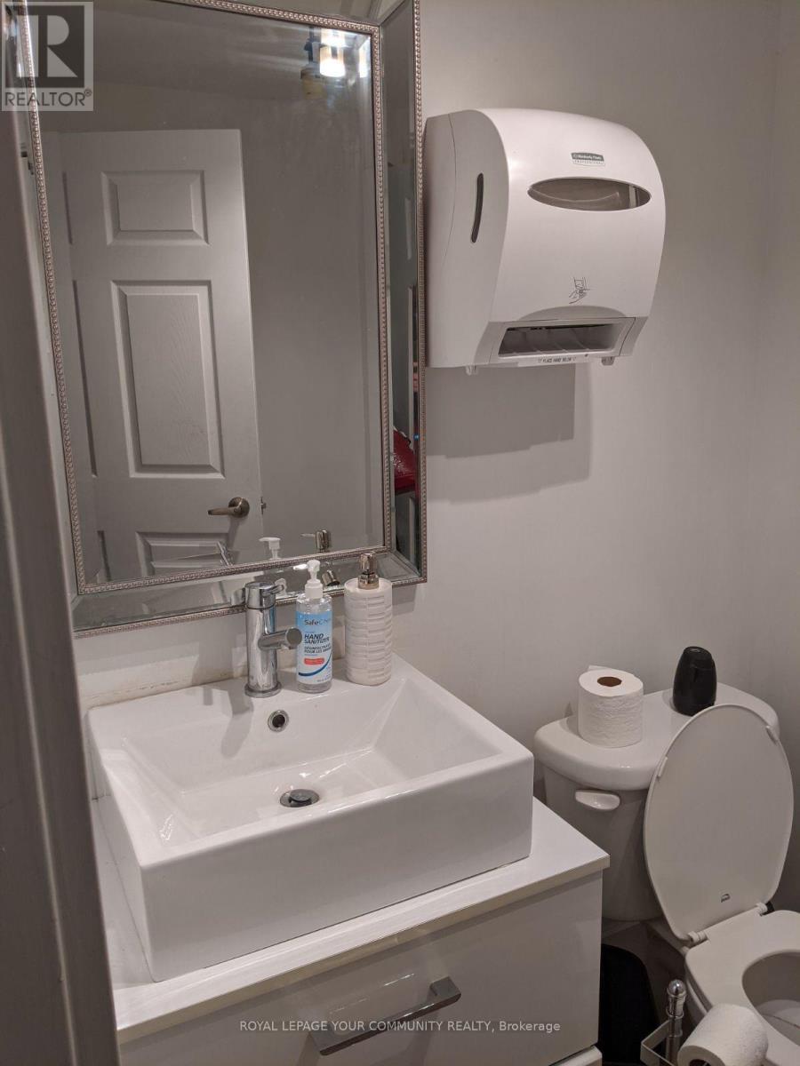 Main floor washroom #1 - 6 - 100 Ringwood Drive, Whitchurch-Stouffville, ON