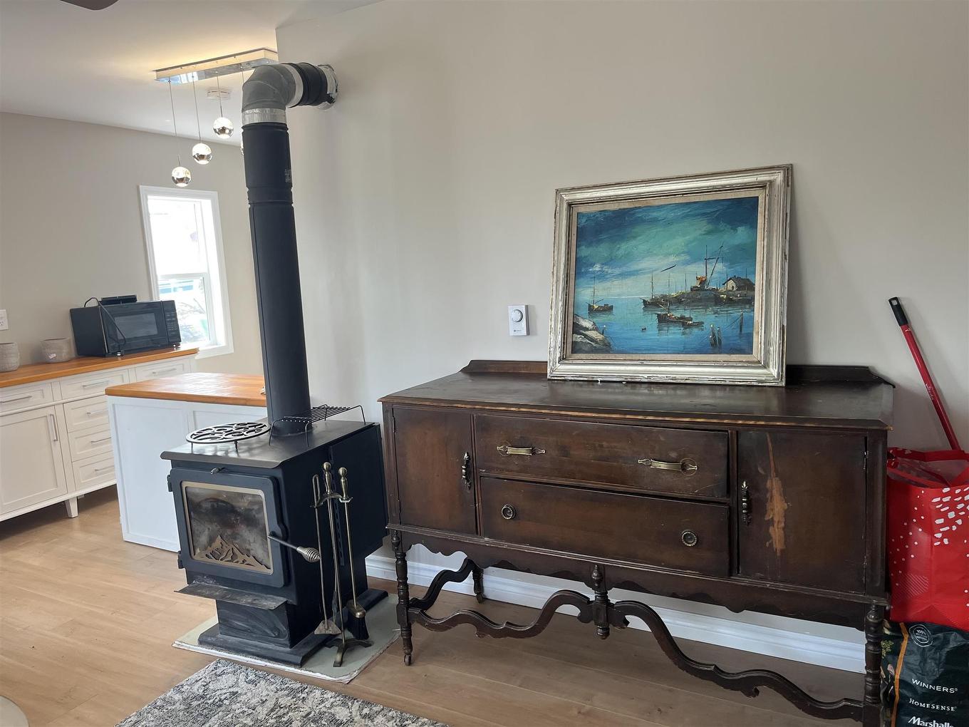 37 Rudolph Road, Thunder Bay, ON - Indoor With Fireplace