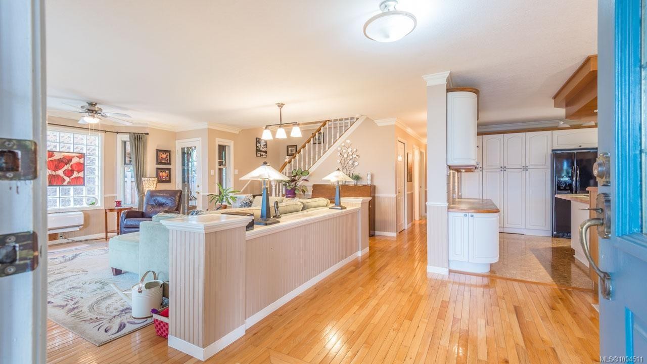 8 Pirates Lane, Protection Island, BC