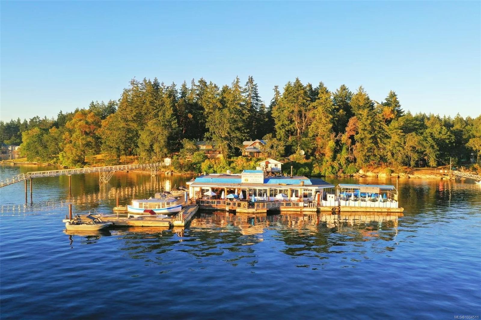 8 Pirates Lane, Protection Island, BC