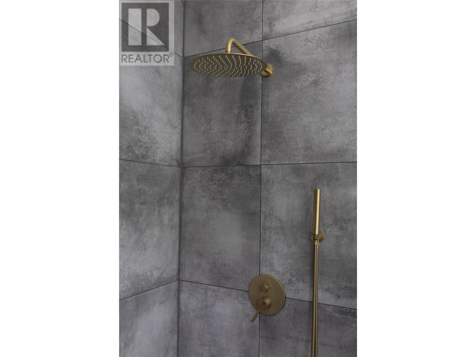 2690 Placer Place, Grand Forks, BC - Indoor Photo Showing Bathroom