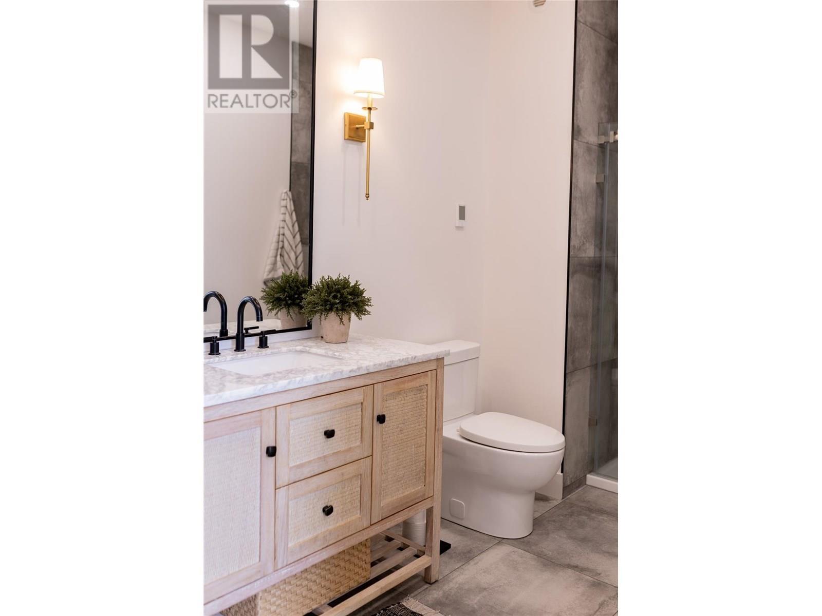 2690 Placer Place, Grand Forks, BC - Indoor Photo Showing Bathroom