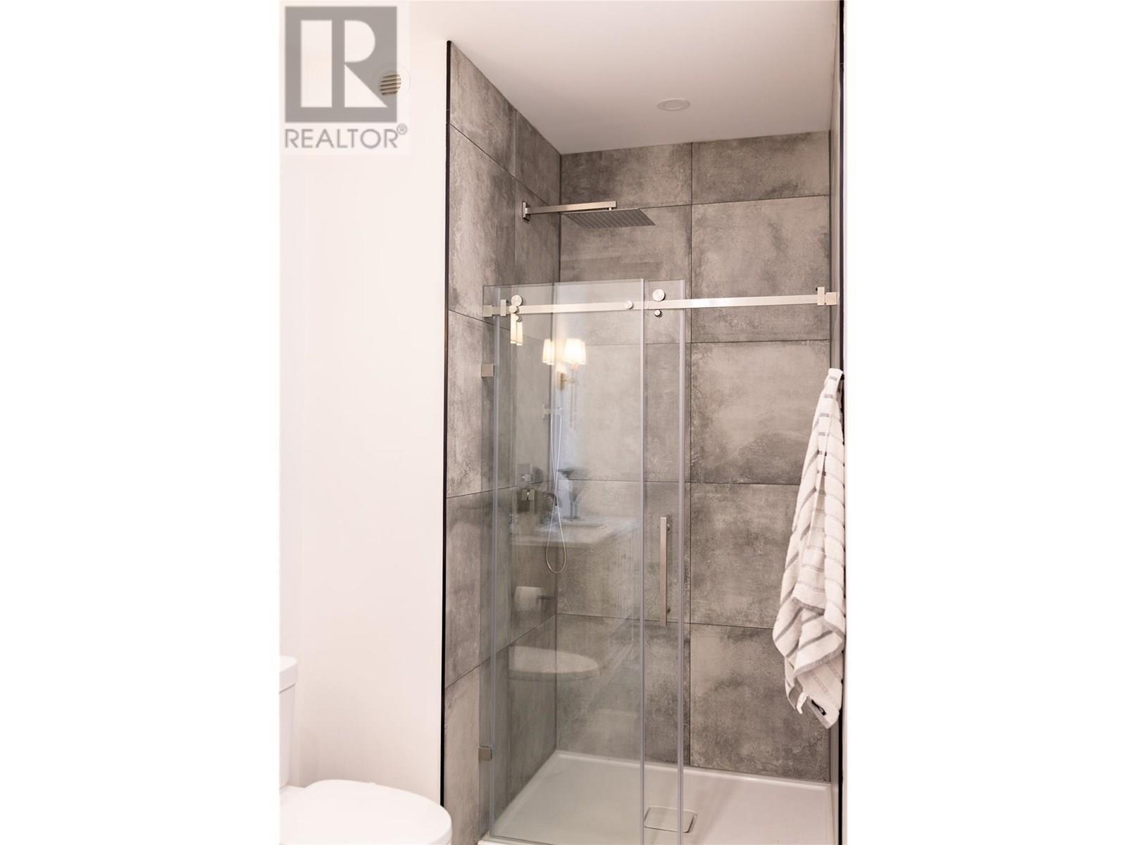 2690 Placer Place, Grand Forks, BC - Indoor Photo Showing Bathroom