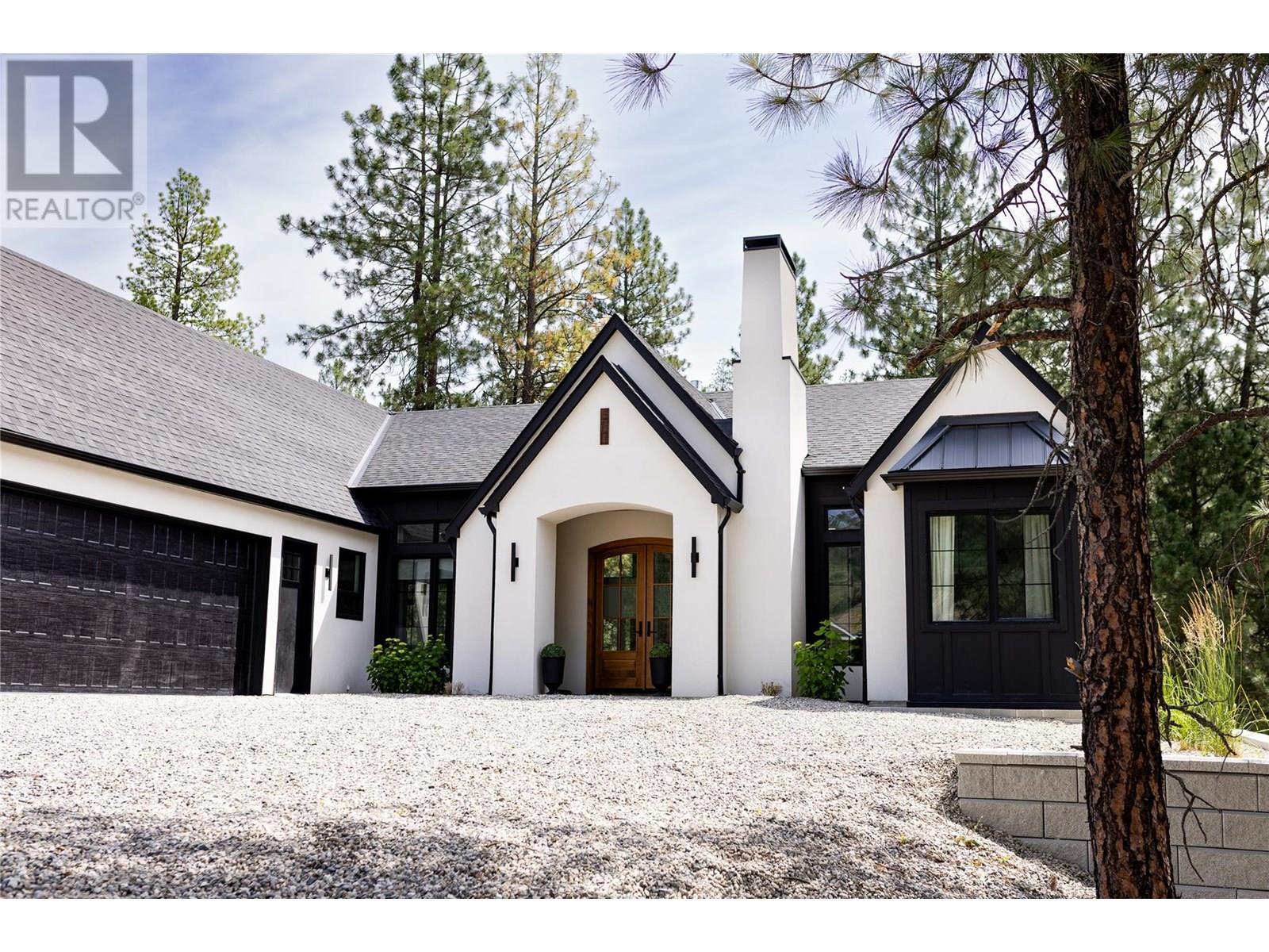 2690 Placer Place, Grand Forks, BC - Outdoor With Facade