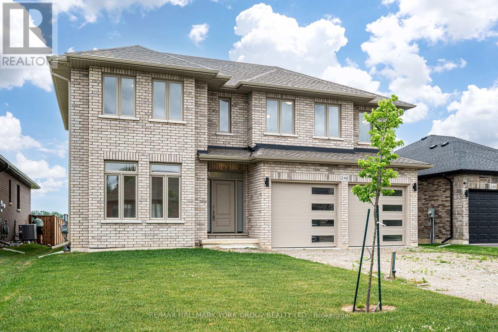 246 Leitch Street, Dutton/Dunwich, ON - Outdoor With Facade