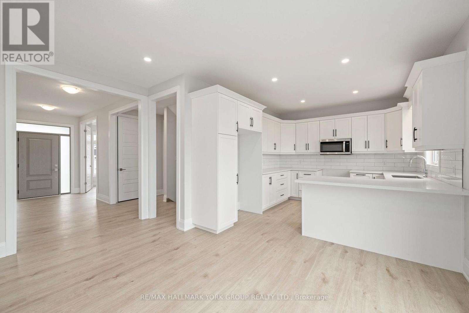 246 Leitch Street, Dutton/Dunwich, ON - Indoor Photo Showing Kitchen