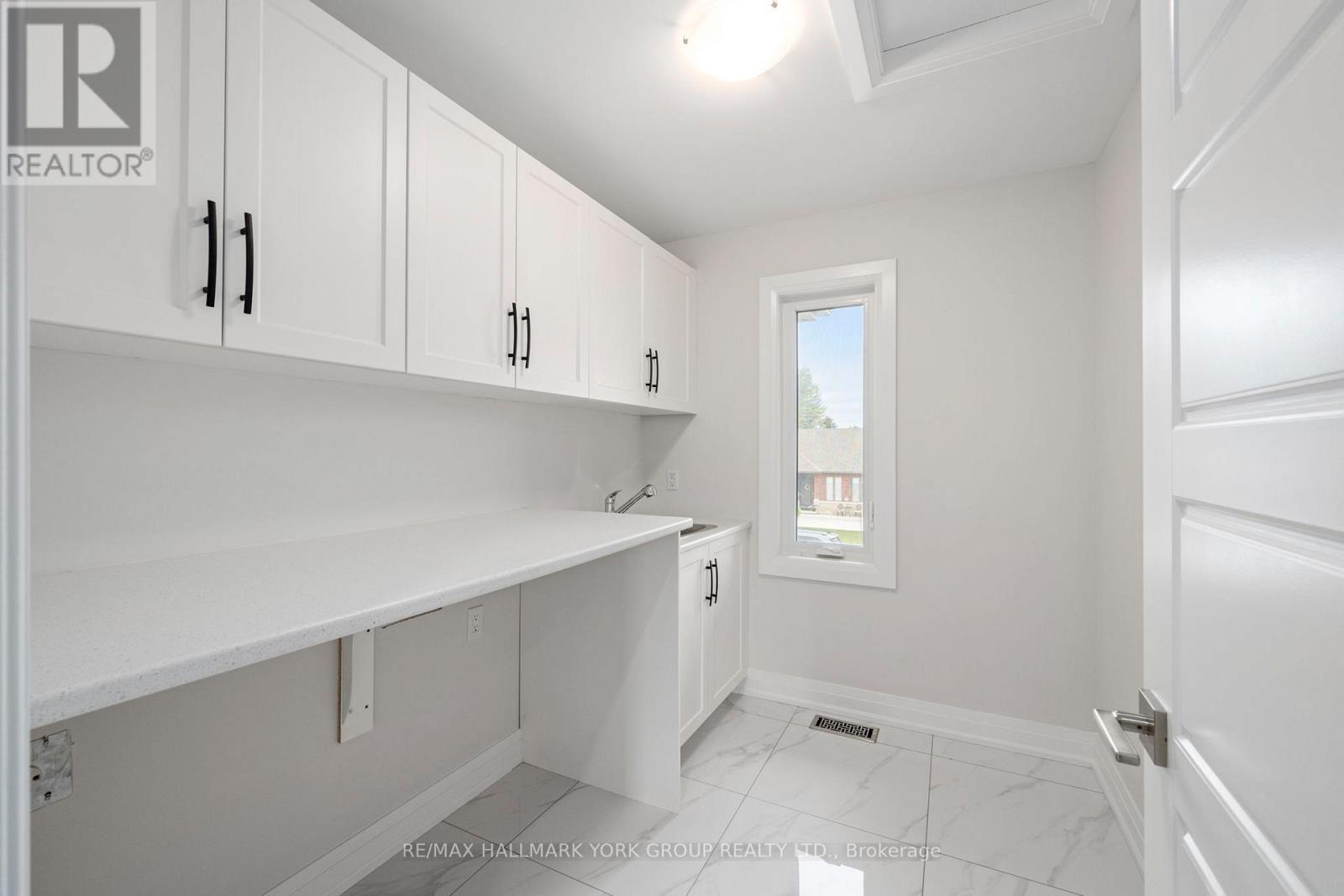 246 Leitch Street, Dutton/Dunwich, ON - Indoor