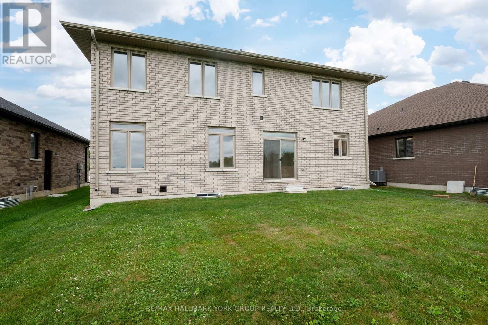 246 Leitch Street, Dutton/Dunwich, ON - Outdoor With Exterior