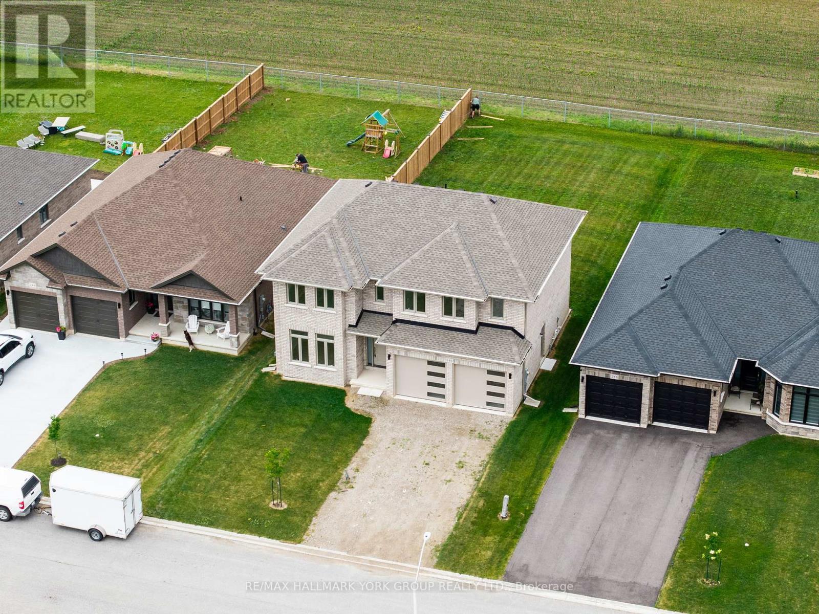 246 Leitch Street, Dutton/Dunwich, ON - Outdoor With Facade