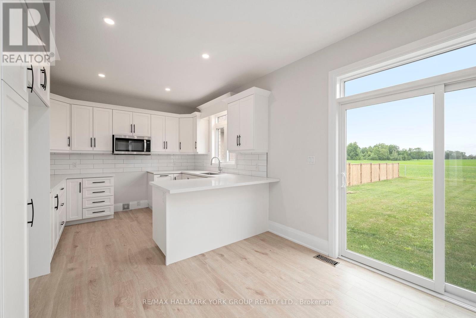 246 Leitch Street, Dutton/Dunwich, ON - Indoor Photo Showing Kitchen