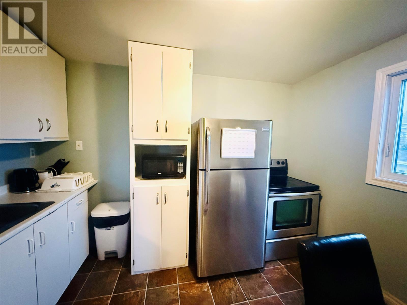 24 Freshwater Crescent, Freshwater, NL - Indoor Photo Showing Kitchen
