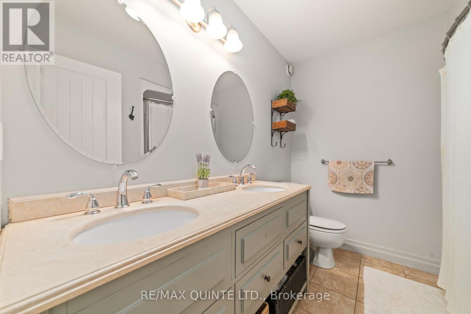 27 Charles Road, Tweed (Hungerford (Twp)), ON - Indoor Photo Showing Bathroom