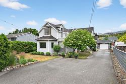 735 Robinson Avenue Naramata, BC V0H 1N0